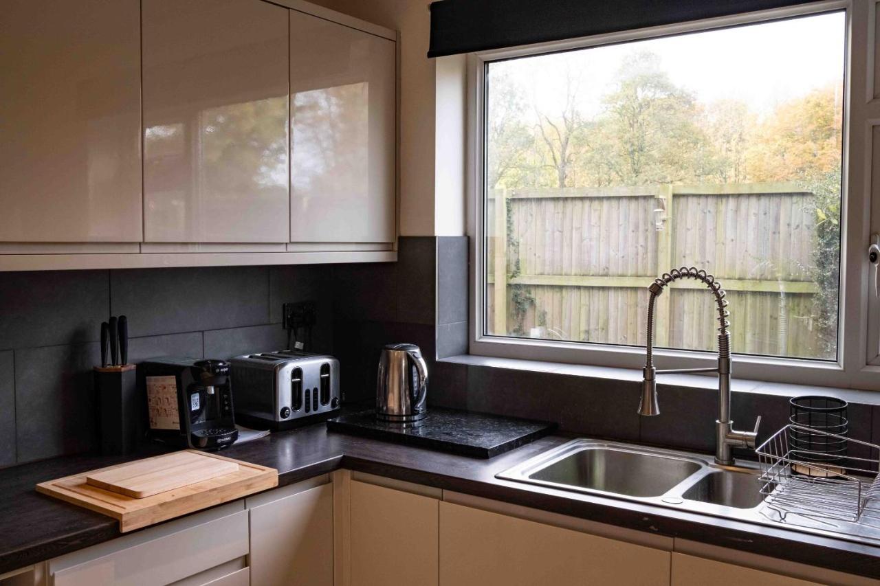 Cross Lane Cottage Pudsey Eksteriør billede
